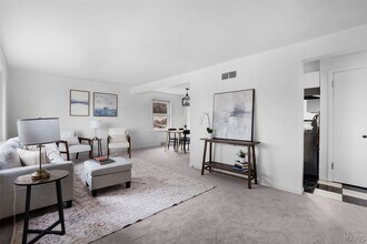 813 Chain of Rocks Dr in St. Louis, MO - Building Photo - Building Photo