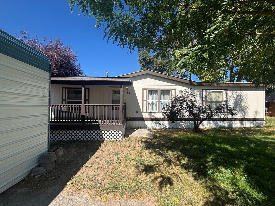 1002 Samuel St in Pocatello, ID - Building Photo