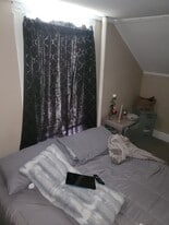 232 Elm St, Unit Apt 4 in Holyoke, MA - Building Photo