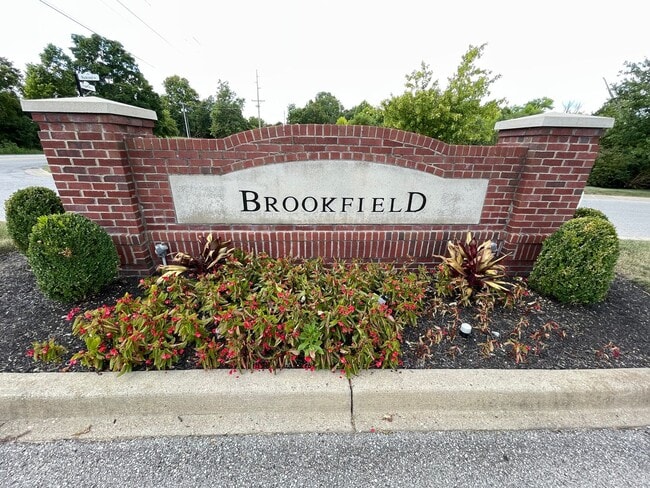 320 Brookfield View Dr in Louisville, KY - Building Photo - Building Photo