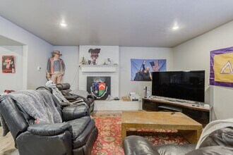 4320 52nd St in Lubbock, TX - Foto de edificio - Building Photo