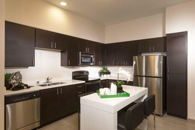 1101 N Fair Oaks Ave in Sunnyvale, CA - Building Photo - Building Photo