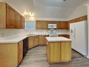605 Arbor Ln in Burleson, TX - Building Photo - Building Photo