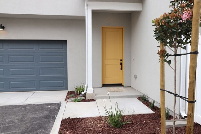 1713 River Vis in Lompoc, CA - Building Photo - Building Photo