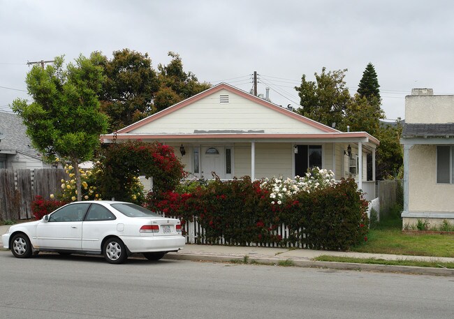 2381 Channel Dr in Ventura, CA - Building Photo - Building Photo