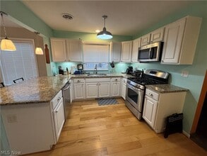 2545 Buckhurst Dr in Beachwood, OH - Building Photo - Building Photo