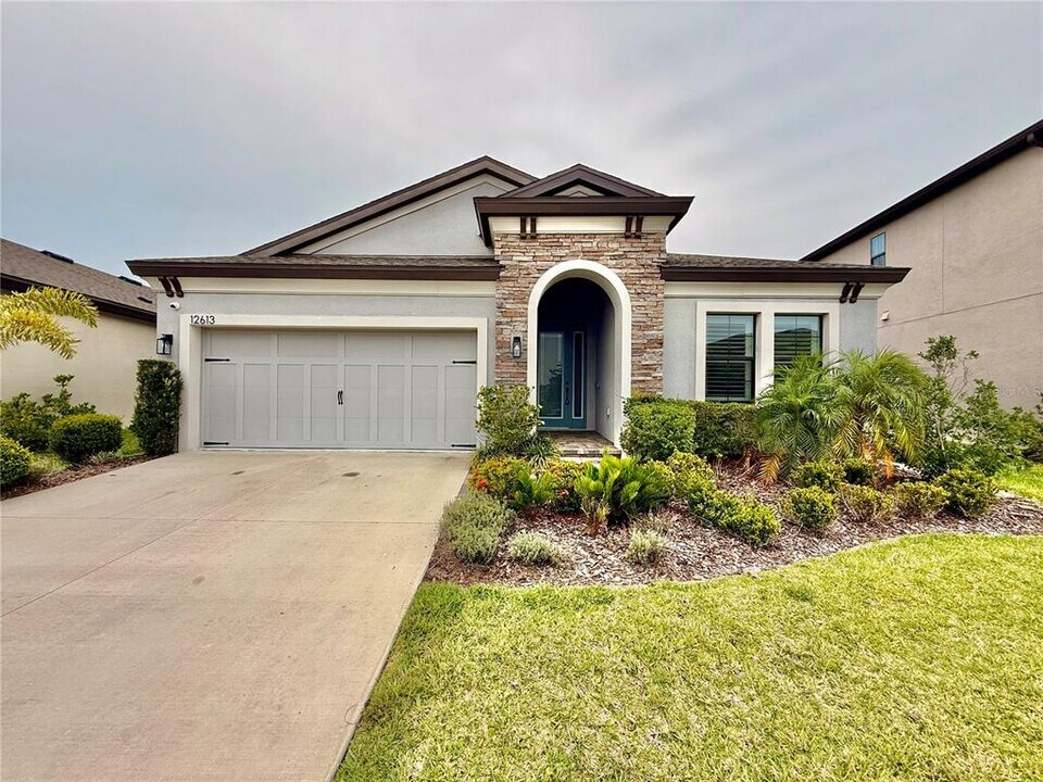 12613 Shetland Walk Dr in Lithia, FL - Building Photo