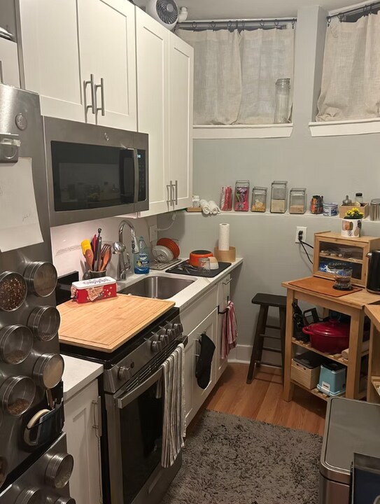585 Beacon St, Unit B in Boston, MA - Building Photo