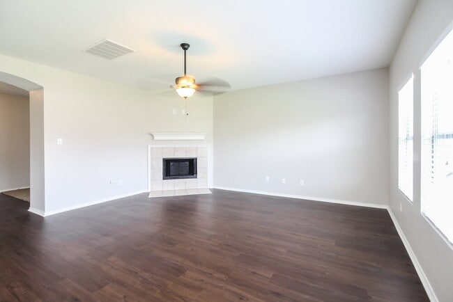 808 Forest Grove Ln in Crowley, TX - Building Photo - Building Photo
