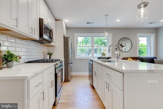 714 11th St NE in Washington, DC - Building Photo - Building Photo