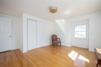 460 Stone Rd in Pittsford, NY - Building Photo - Building Photo