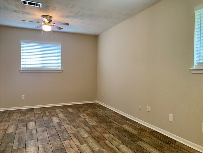 property at 7739 Bunker Wood Ln