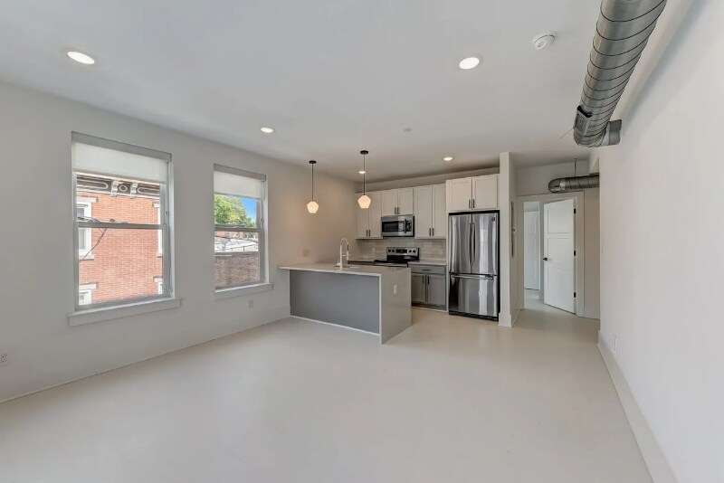 2047 N Front St in Philadelphia, PA - Building Photo