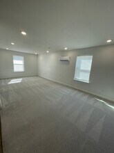 413 E Doxey St in Strafford, MO - Building Photo - Building Photo