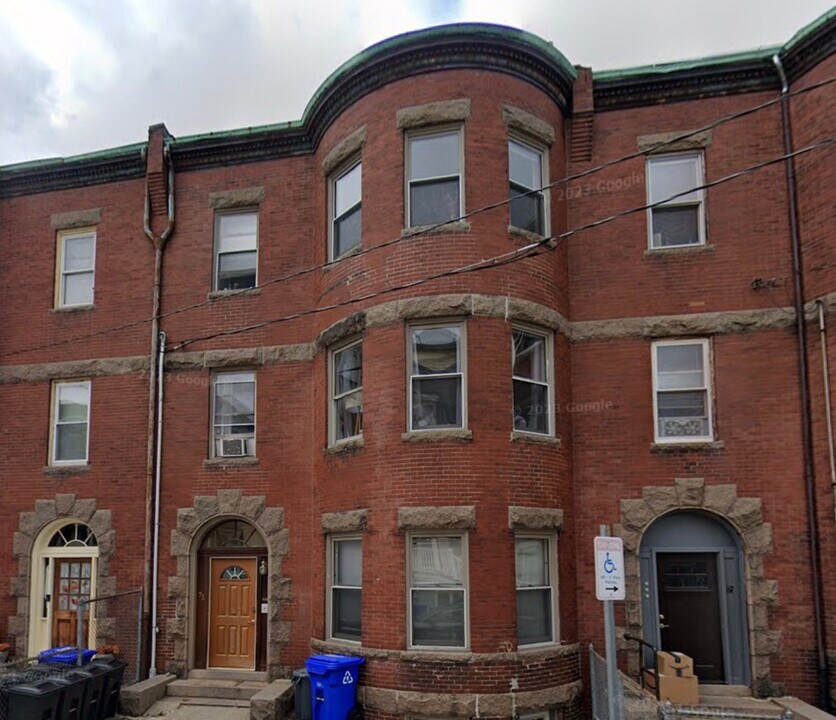 71 Pontiac St, Unit 1A in Boston, MA - Building Photo