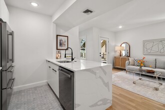 79 Webster St, Unit #3 in Boston, MA - Foto de edificio - Building Photo