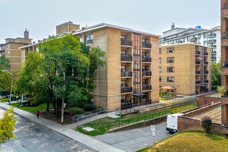 Terrace Gardens in Toronto, ON - Building Photo - Building Photo