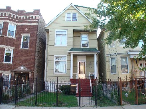 2824 N Mozart St in Chicago, IL - Building Photo