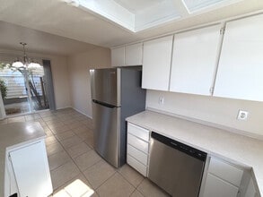 4334 Ward Pl NE in Salem, OR - Foto de edificio - Building Photo