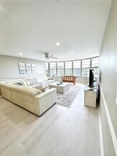 3051 NE 48th St, Unit 307 in Fort Lauderdale, FL - Foto de edificio - Building Photo