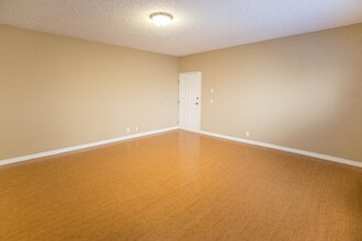 1939 Beloit Ave in Los Angeles, CA - Building Photo - Building Photo