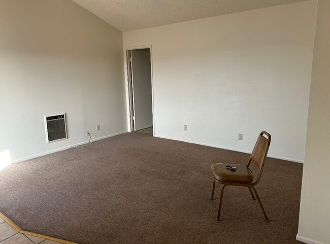 403 N Railroad Ave-Unit -405 N Railroad Ave Studio in Santa Maria, CA - Building Photo - Building Photo