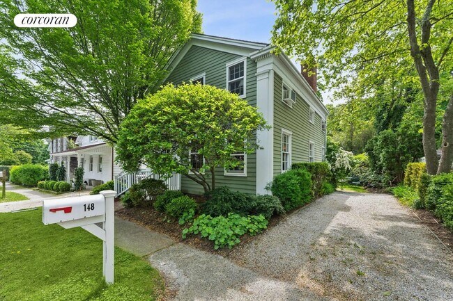 148 Jermain Ave in Sag Harbor, NY - Building Photo - Building Photo