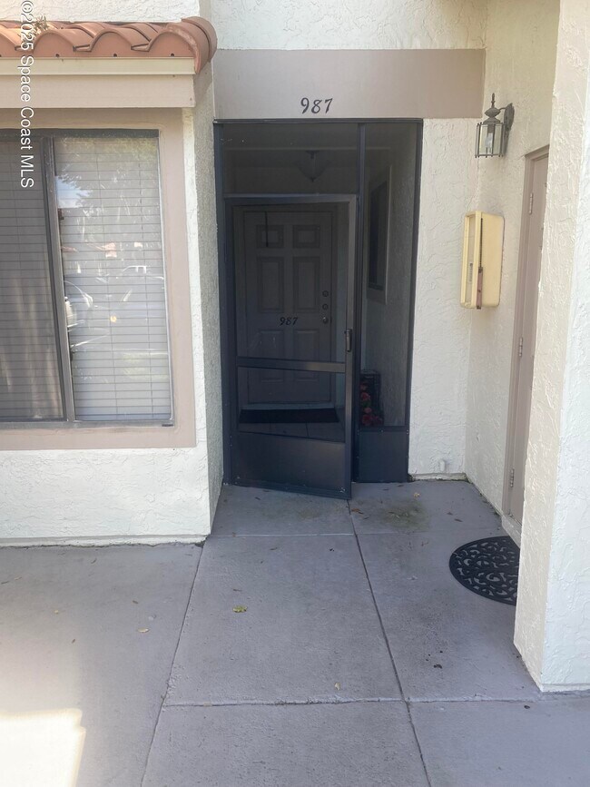 property at 987 Country Club Dr