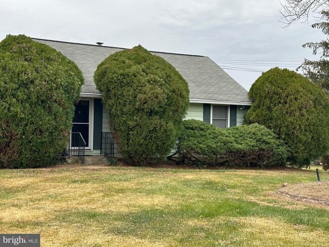 7600 Lisle Ave in Falls Church, VA - Building Photo - Building Photo