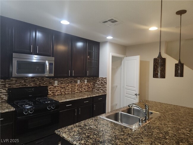 3080 Paladi Ave in Henderson, NV - Foto de edificio - Building Photo