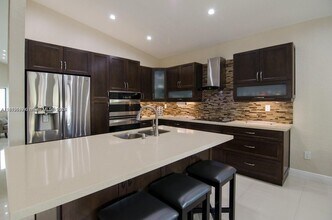 8750 NW 142nd St in Hialeah, FL - Building Photo - Building Photo