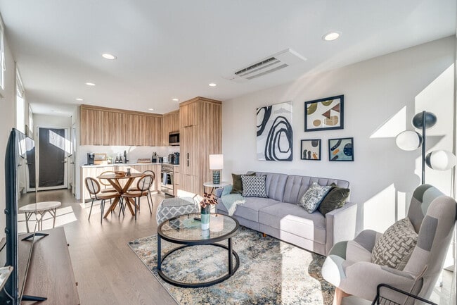 4205 Evanston Ave N in Seattle, WA - Building Photo - Building Photo