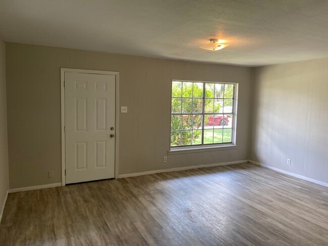 4318 Wild Oak Dr in San Antonio, TX - Foto de edificio - Building Photo