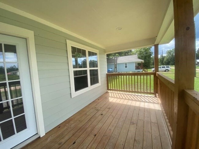 property at 152 Pine Ridge Dr