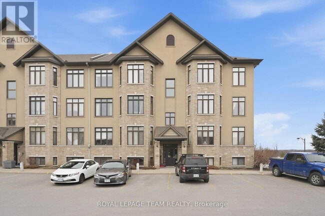 10 Prestige Cir in Ottawa, ON - Building Photo - Building Photo