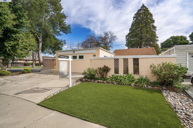 2257 Goldcrest Cir in Pleasanton, CA - Building Photo - Building Photo