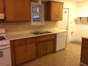 4251 Brockley Ave in Sheffield Lake, OH - Building Photo - Building Photo