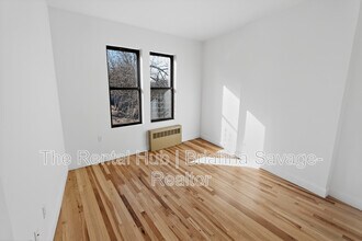 Elm St in Yonkers, NY - Building Photo - Interior Photo
