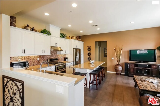 146 Borrego in Irvine, CA - Building Photo - Building Photo