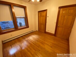 97 Myrtle St, Unit 1 in Boston, MA - Building Photo - Building Photo