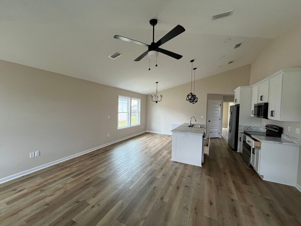 3739 Avon Rd in Panama City, FL - Building Photo