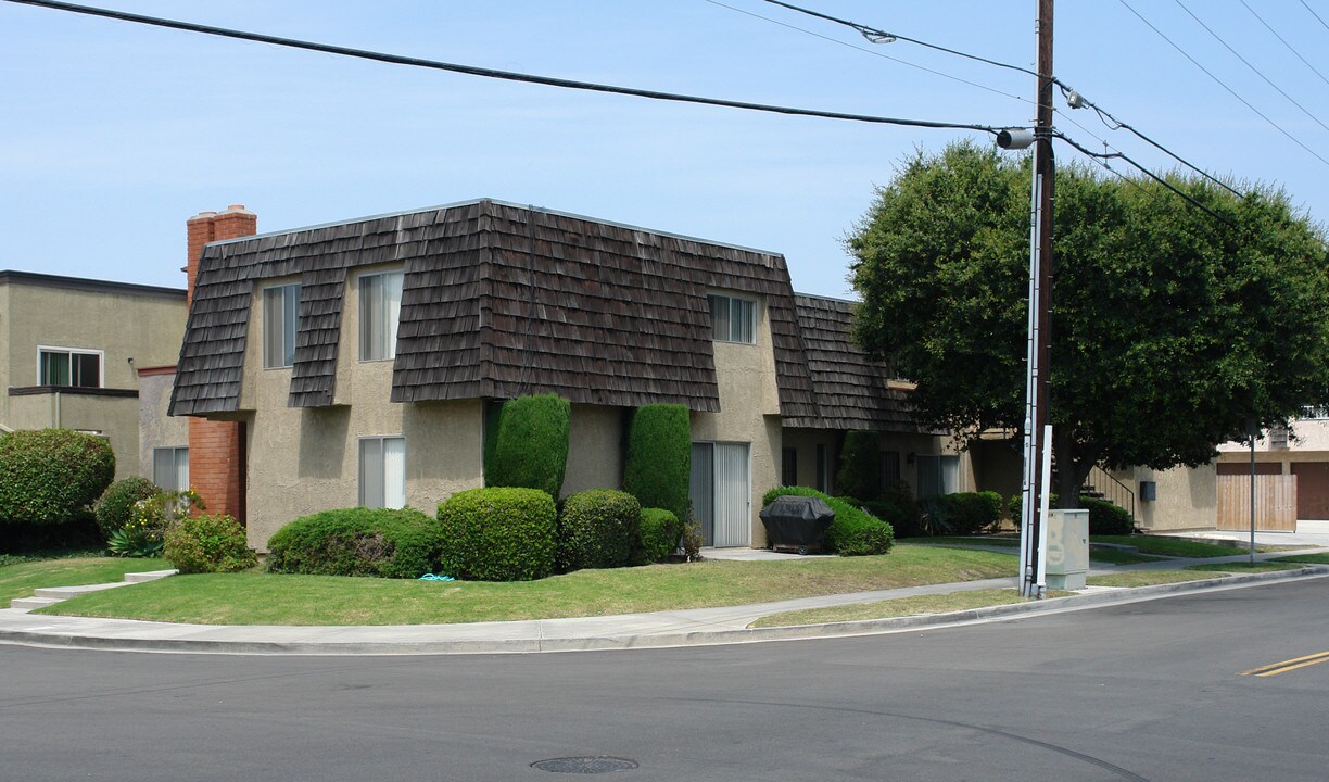 16722 Blanton St in Huntington Beach, CA - Building Photo