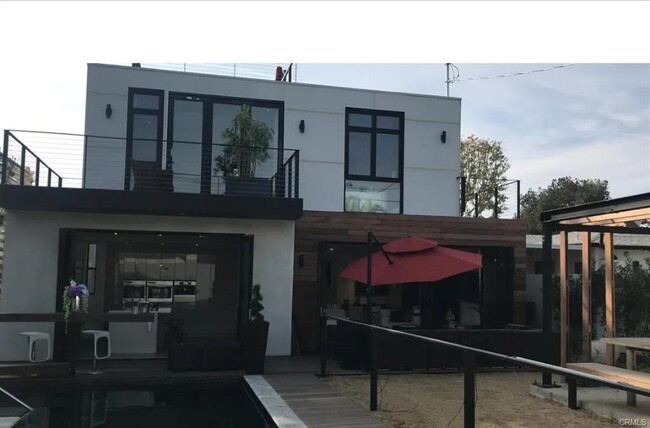 2538 Tilden Ave in Los Angeles, CA - Building Photo - Building Photo