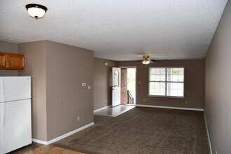 213-215 Homestead Dr in Nicholasville, KY - Building Photo - Building Photo