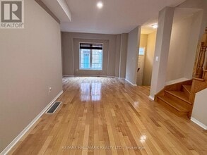 23 Observatory Ln in Richmond Hill, ON - Building Photo - Building Photo