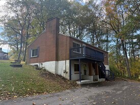 6088 Church Rd in Felton, PA - Building Photo