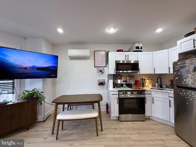 6136 Chancellor St in Philadelphia, PA - Building Photo - Building Photo