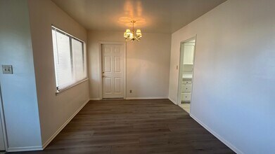 1720 E Ave Q-6 in Palmdale, CA - Building Photo - Building Photo