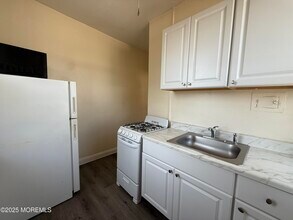 35 2nd Ave in Long Branch, NJ - Building Photo - Building Photo