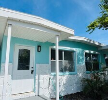 339 N Brevard Ave in Cocoa Beach, FL - Building Photo